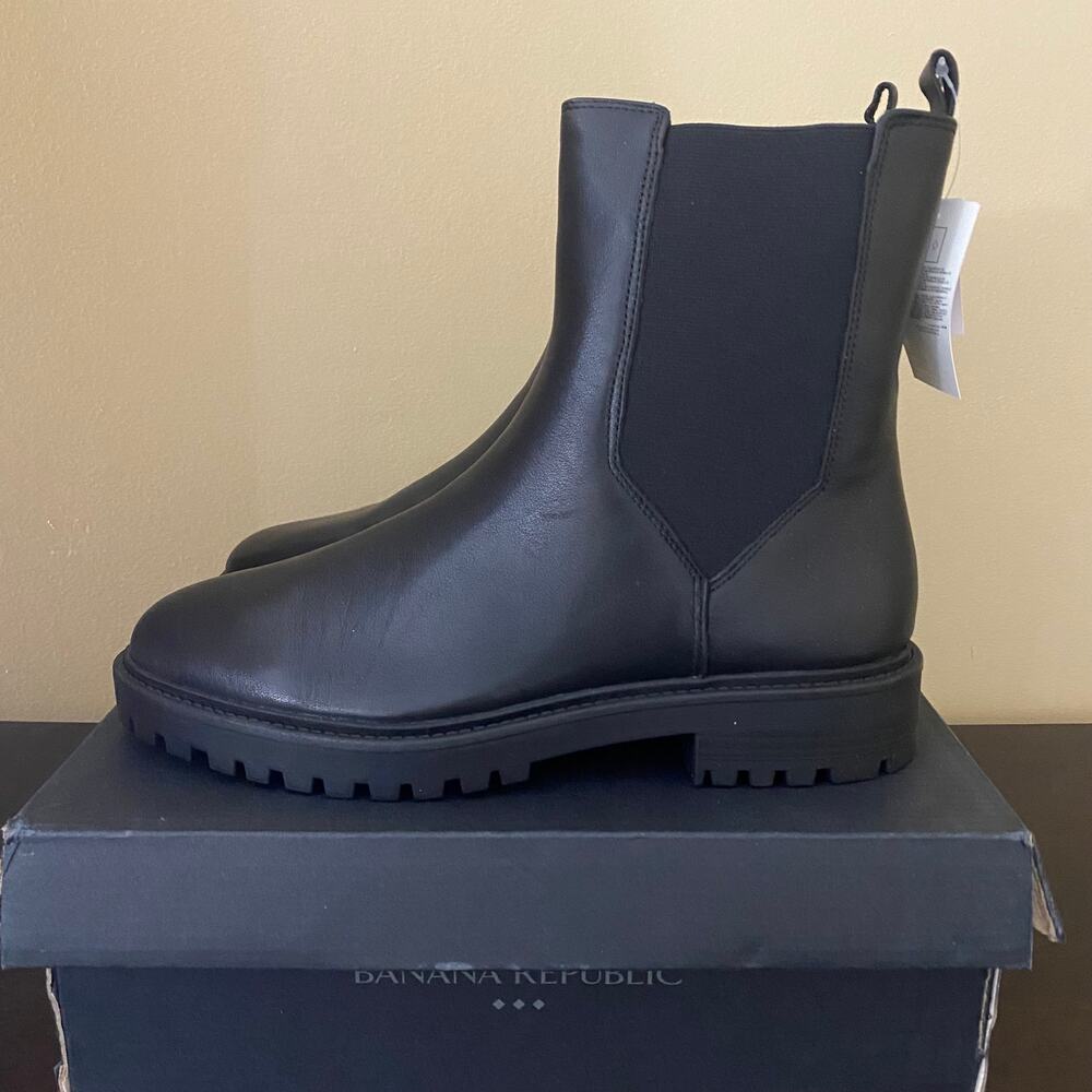 BANANA REPUBLIC HUDSON‎ TALL LEATHER CHELSEA BOOT